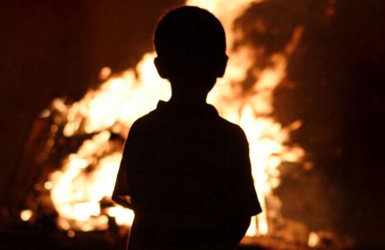 На пожаре в Житомирской области едва не погибли двое маленьких детей