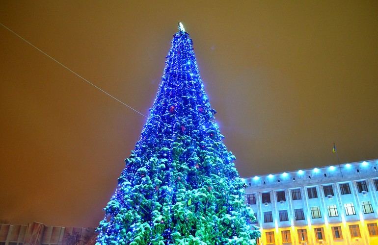 «Житомир Різдвяний»: праздничный концерт возле главной ёлки города. ФОТО