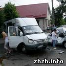 Надзвичайні події: Сразу три автомобиля столкнулись на перекрестке в Житомире. ФОТО