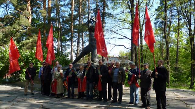LAVINNA 9 травня: Влада соромиться, комуністи шанують!