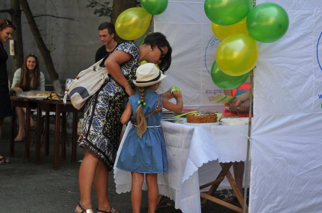 Paritet ЖОМГО «Паритет» взяла участь у благодійному фестивалі «АртТерапія»