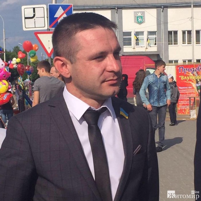 Ланочка Радикально безработный депутат Илля Смычок показал миллион в е-декларации за 2016 год.
