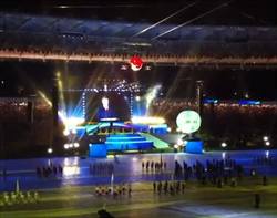 Нескучный Обновленный Олимпийский освистывает Януковича