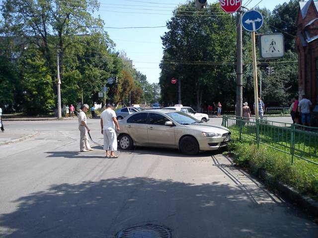 Aleksej78 На перекрестке улиц Московская и Чапаева снова произошло ДТП