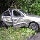 ДТП в Житомире. После столкновения Daewoo с деревом водитель попал в больницу