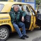  В Житомире из машины таксиста украли <b>радиостанцию</b>​​, кассовый аппарат и принтер 