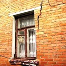 В Житомире на Киевской рушится дом. ЖЭК с ремонтом не спешит