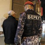 Кримінал: Бойцы Беркута задержали в Житомире парня, который в ночном клубе обворовал девушек