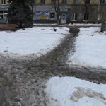 Общество: Тающий снег превратил улицы Житомира в венецианские каналы. ФОТО