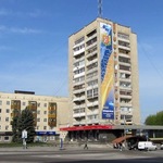 Политика: Гигантскую рекламу на 12-ти этажке в Житомире повесили незаконно - Шуст
