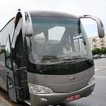 В Житомире юным футболистам ДЮСШ вручили новый автобус «Ютонг». ВИДЕО
