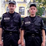 Криминал: Двое житомирских патрульных задержали в Киеве грабителя. ФОТО