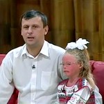 Люди і Суспільство: 7-летняя Виктория, страдающая неизвестной болезнью, стала героем ток-шоу на Интере. ВИДЕО