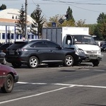 Происшествия: ДТП в Житомире. Водитель на хлебовозке не пропустил внедорожник Лексус. ФОТО