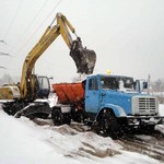 Город: На дорогах Житомира, за 5 часов работы, коммунальщики разбросали 100 тонн песка