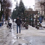 По улице Михаиловской в Житомире уже можно свободно ходить - ее очистили от снега.ФОТО