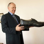 Общество: В Бердичеве сшили ботинки 90-го размера. ФОТО