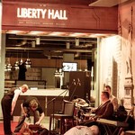 Бар-ресторан Liberty Hall поразил город