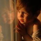  В Житомире уже трое детей <b>выпали</b> из окон многоэтажек, опершись на москитную сетку 
