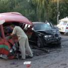  В Интернет попало видео, как пьяная девушка за рулем BMW X5 врезалась в <b>грузовик</b> 