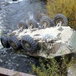 Происшествия: На мосту под Житомиром перевернулся и упал в реку БТР с солдатами. ФОТО