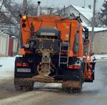 Коммунальщики Житомира протестировали новую технику во время утреннего снега. ФОТО