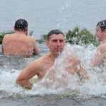 Світ: Более 10000 житомирян искупались на Крещение