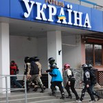 Происшествия: Из офиса Партии регионов в Житомире изъяли документы и финансовую отчетность. ФОТО