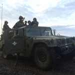 Десантники житомирской 95-й аэромобильной бригады на американских «Хаммерах». ФОТО