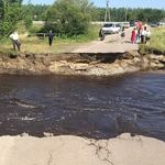 Происшествия: На Житомирщине река прорвала дамбу и обрушила дорогу. ФОТО