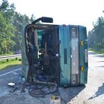 Происшествия: На трассе Житомир-Киев перевернулся автобус, водитель и пассажиры в больнице. ФОТО