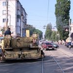Город: В Житомире по улице Котовского, где недавно проводился ремонт дороги, образовались трещины. ФОТО