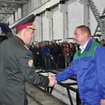 Министр обороны наградил работников Житомирского бронетанкового завода. ФОТО