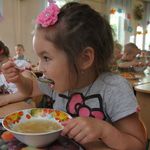 Город: Горсовет решил улучшить питание детей в школах и детсадах Житомира