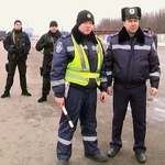 Криминал: На трассе Житомир-Киев задержан автомобиль с 12 коробками оружия