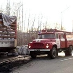 Происшествия: На трассе Киев-Чоп в Житомирской области на ходу загорелся грузовик с углем. ФОТО