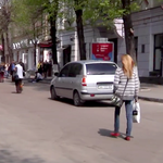 Житомир: По единственной пешеходной улице Житомира продолжают ездить автомобили. ВИДЕО
