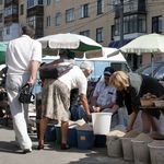 Со стихийной торговлей на улицах Житомира будет бороться муниципальная милиция