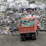 Город: За право вывозить мусор в Житомире борются 9 предприятий