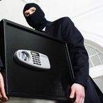 Криминал: Воры украли из торгового центра сейф с золотом на 200 000 гривен