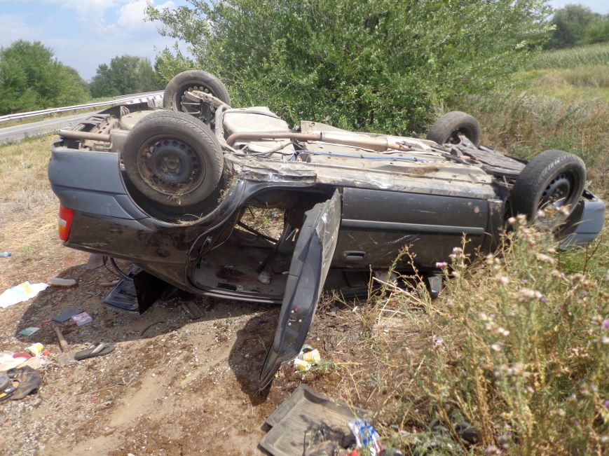 Происшествия: На трассе Киев-Ковель в Житомирской области перевернулся автомобиль