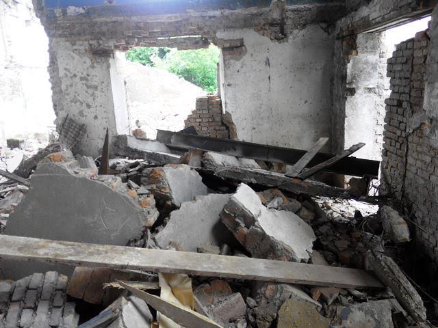 В Житомирской области под обломками рухнувшего перекрытия завода погиб мужчина. ФОТО