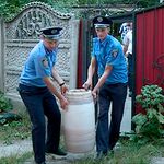 В Житомире в нескольких десятках метров от управления МВД прикрыли «наливайку». ФОТО