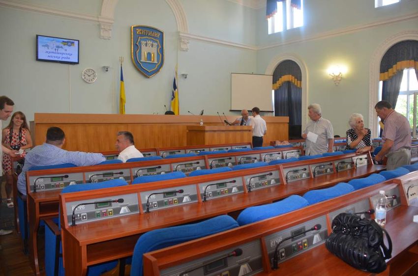 Житомирские депутаты проигнорировали сессию горсовета: переименование улиц откладывается