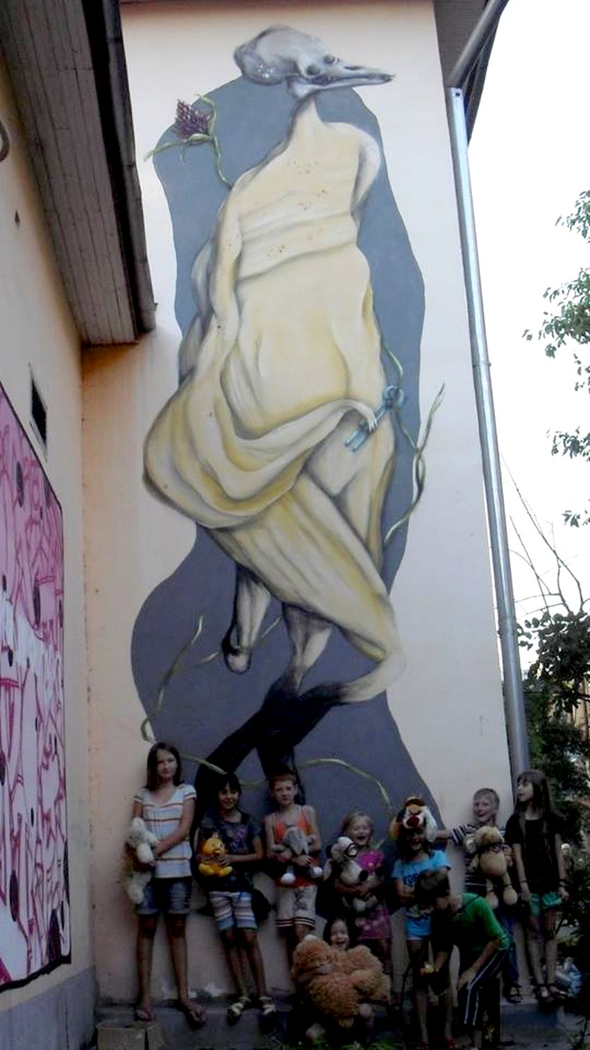 Местные жители жалуются на непристойное граффити в центре Житомира. ФОТО