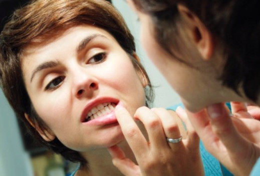 Як тимчасово позбутися зубного болю в домашніх умовах