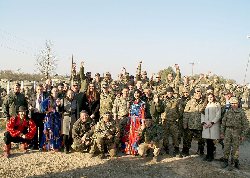 Общество: Львовяне провели концерт для военных, проводящих боевую подготовку под Житомиром. ФОТО