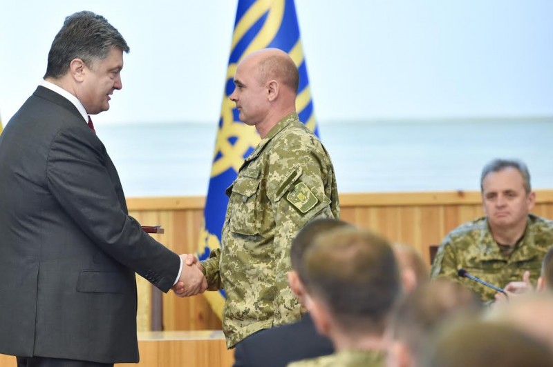 Война в Украине: Командир житомирской 95-й бригады Олег Гуть получил награду от Президента