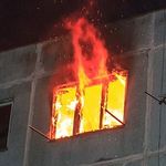Ночью в Житомире горела девятиэтажка: спасен 34-летний мужчина. ФОТО
