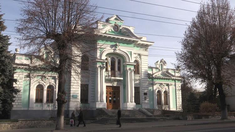 Политика: Сергій Сухомлин проти здачі пам'ятки архітектури в оренду за одну 1 гривню